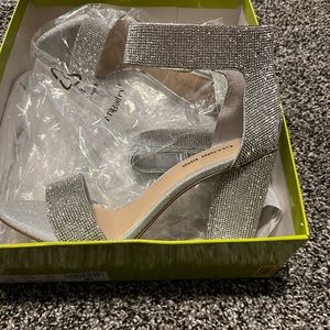 Womens Gianni Bini Glitter Shoe